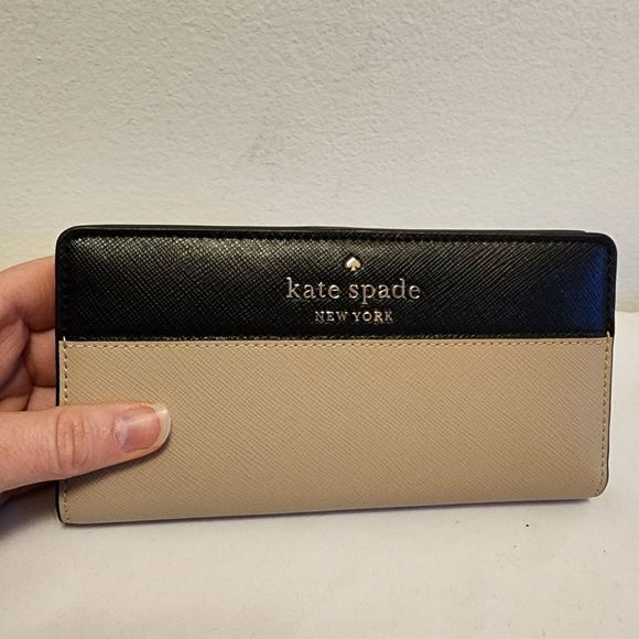 Kate Spade ♠️ Staci Large Slim Bifold Wallet Warm Beige and Black - Picture 6 of 6